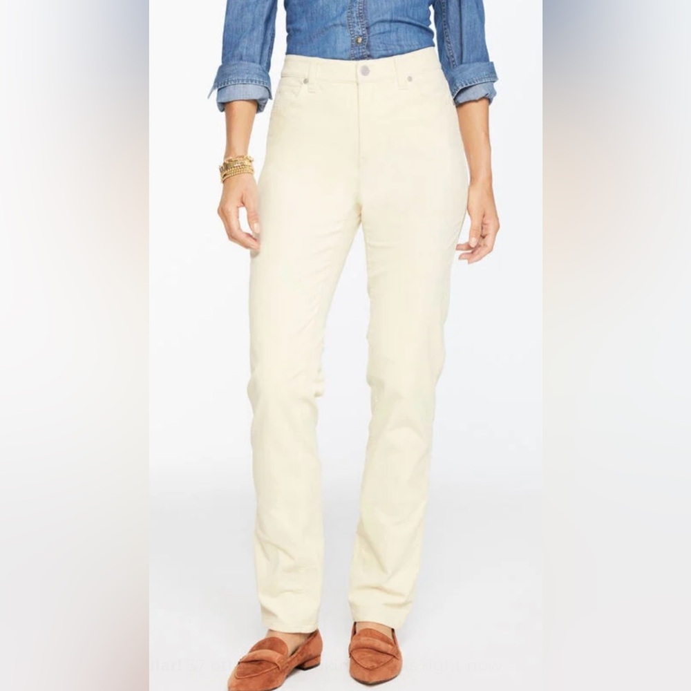 TALBOTS *NWOT* Women’s Straight Leg Stretch Corduroy Pants in 24W in Cream